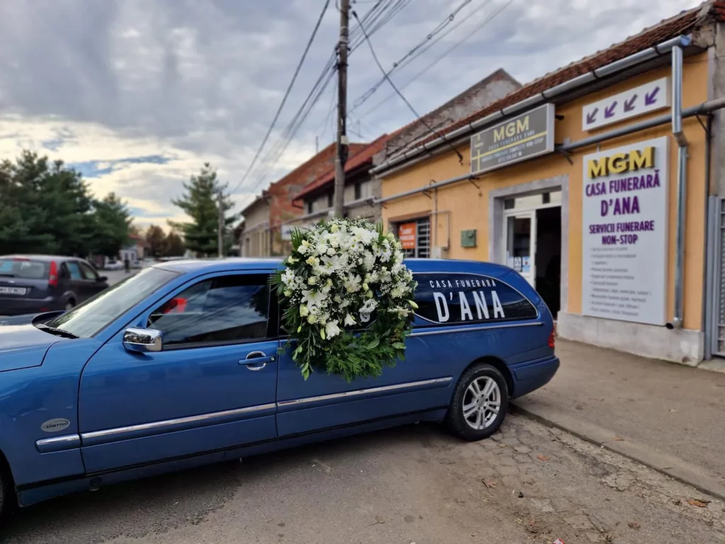 Carro funebre Mercedes per il trasporto della salma verso la Romania